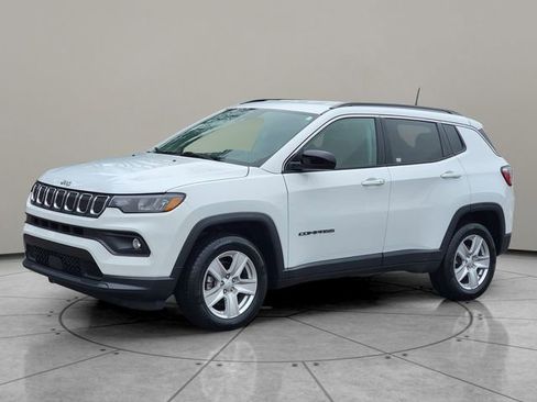 Certified 2022 Jeep Compass Latitude w/ Convenience Group image 3