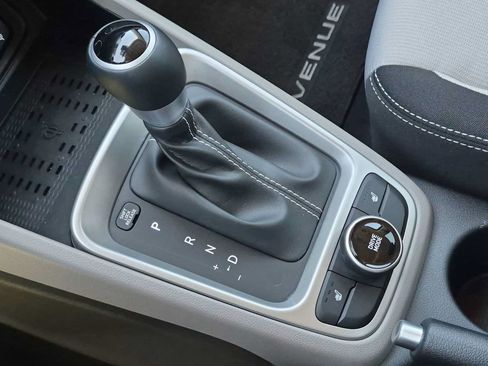 New 2026 Hyundai Venue SEL FWD image 30