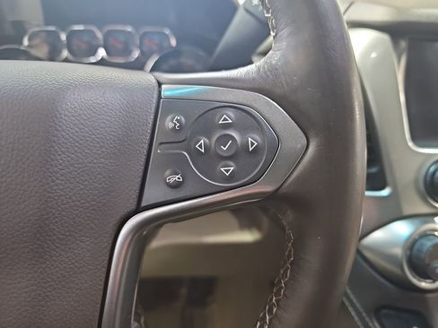 Used 2018 Chevrolet Suburban LT w/ Luxury Package image 19