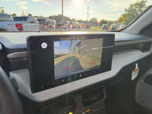 New 2025 Ford Maverick XLT w/ XLT Luxury Package image 21