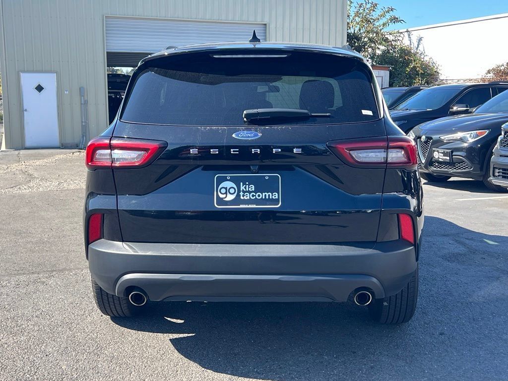 Used 2025 Ford Escape ST-Line FWD image 8