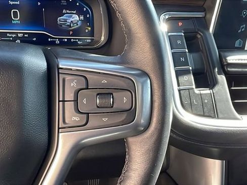 Used 2022 Chevrolet Suburban Z71 w/ Luxury Package image 24