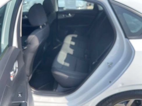 Used 2021 Kia Forte LXS FWD image 19