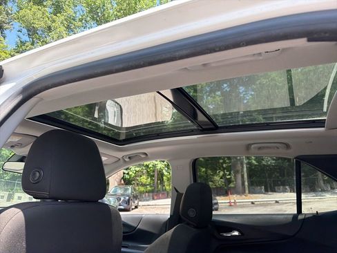 Used 2019 Chevrolet Equinox LT w/ Sun & Navigation Package FWD image 13