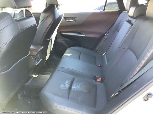 Used 2022 Toyota Venza Limited image 13