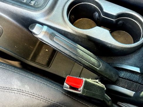 Used 2016 Jeep Wrangler Sport image 21