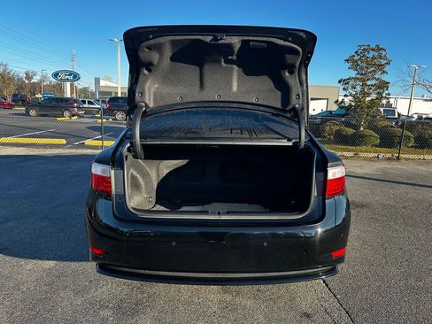 Used 2015 Lexus ES 300h image 40