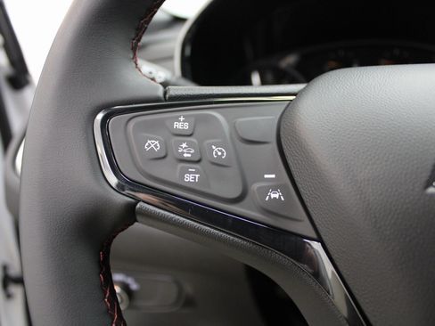 Used 2024 Chevrolet Equinox RS image 33