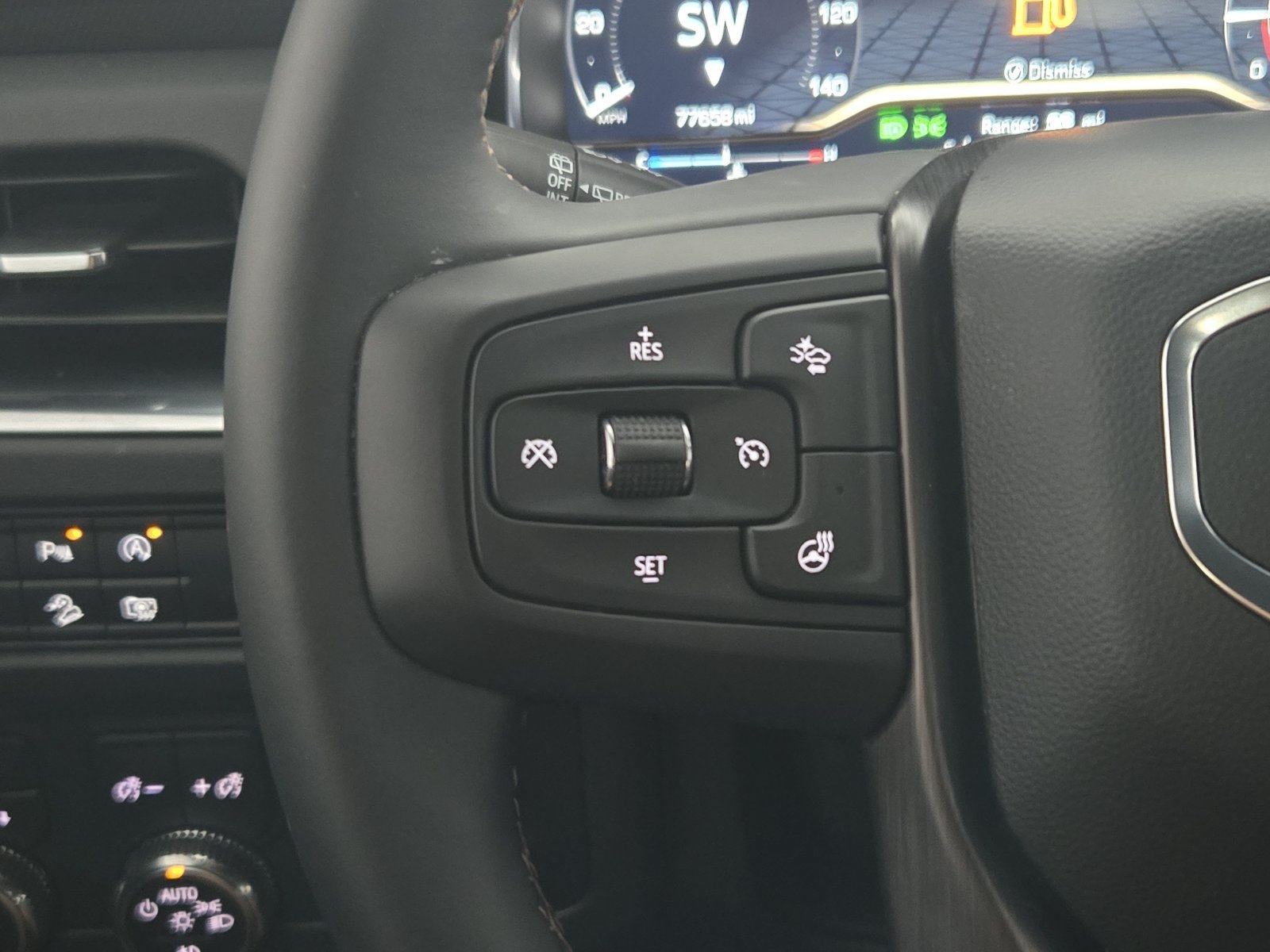 Used 2024 GMC Yukon AT4 w/ AT4 Premium Package AWD/4WD image 30
