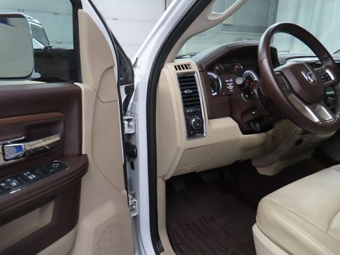 Used 2017 RAM 1500 Laramie w/ Convenience Group AWD/4WD image 49