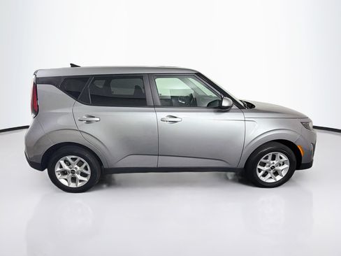 Used 2025 Kia Soul LX w/ LX Technology Package FWD image 10