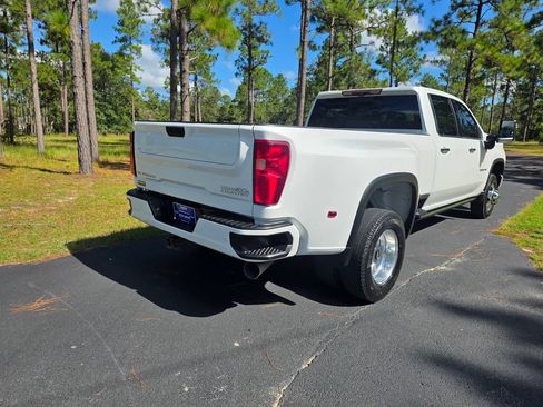 Used 2022 Chevrolet Silverado 3500 High Country w/ Technology Package AWD/4WD image 5