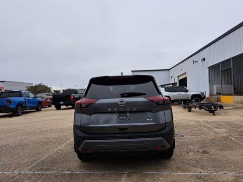 Used 2023 Nissan Rogue SV image 6