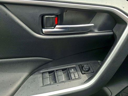 Certified 2025 Toyota RAV4 XLE AWD/4WD image 8