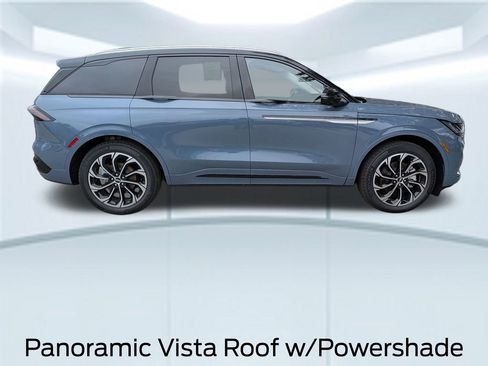 New 2025 Lincoln Nautilus Reserve image 9