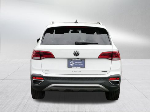 Certified 2024 Volkswagen Taos SEL image 6