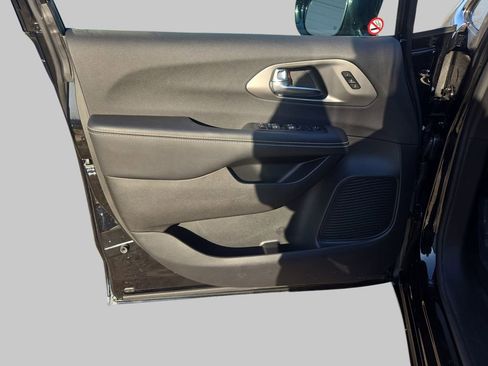 New 2026 Chrysler Pacifica Select AWD/4WD image 27
