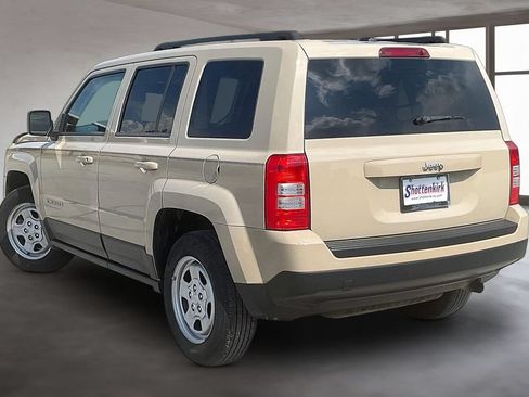 Used 2016 Jeep Patriot Sport w/ Power Value Group FWD image 4