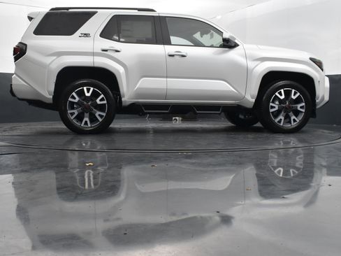 Used 2025 Toyota 4Runner TRD Sport Premium AWD/4WD image 40