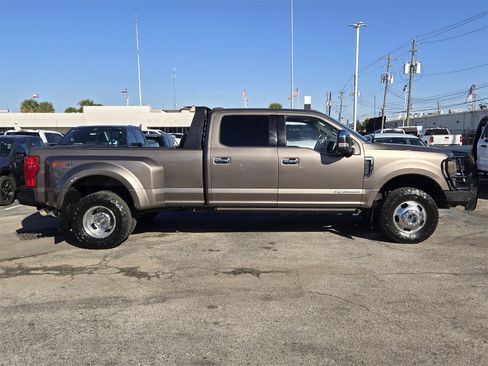Used 2022 Ford F350 King Ranch w/ King Ranch Ultimate Package image 4