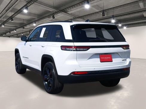 Used 2025 Jeep Grand Cherokee Limited w/ Luxury Tech Group II RWD image 14