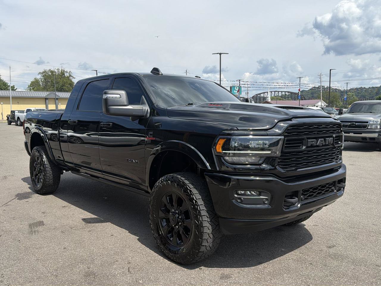 Used 2024 RAM 2500 Limited AWD/4WD image 3