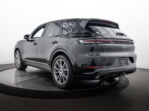 Certified 2026 Porsche Cayenne AWD/4WD image 3