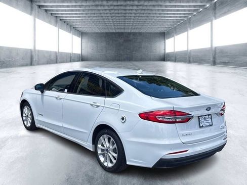 Used 2019 Ford Fusion SE FWD image 3