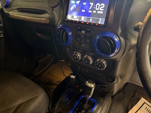 Used 2017 Jeep Wrangler Unlimited Sport AWD/4WD image 14