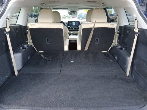 Used 2021 Toyota Highlander Limited FWD image 32