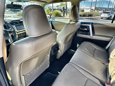 Used 2015 Toyota 4Runner SR5 image 21