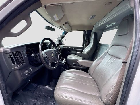 Used 2022 Chevrolet Express 2500 w/ Driver Convenience Package image 19
