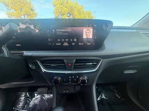 Used 2025 Buick Encore GX Preferred image 18