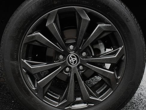 Used 2023 Toyota RAV4 XLE Premium image 11