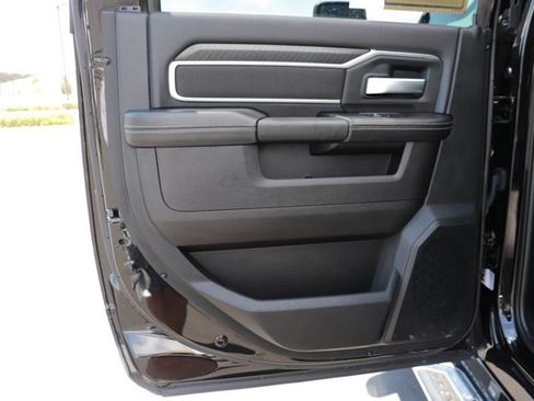 Used 2025 RAM 2500 Big Horn AWD/4WD image 15