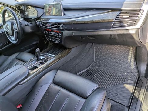 Used 2015 BMW X5 xDrive50i image 30