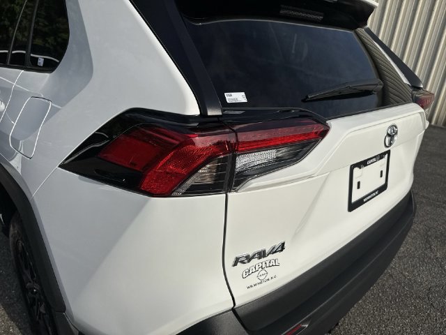 Used 2025 Toyota RAV4 LE FWD image 33