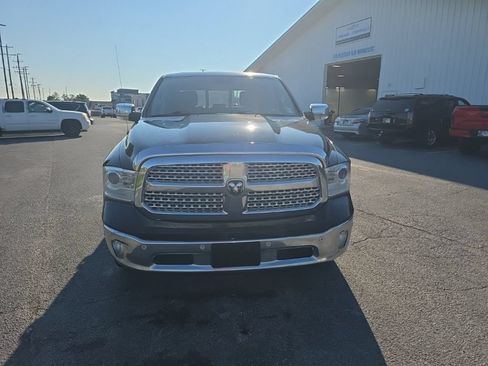 Used 2017 RAM 1500 Laramie w/ Convenience Group AWD/4WD image 8