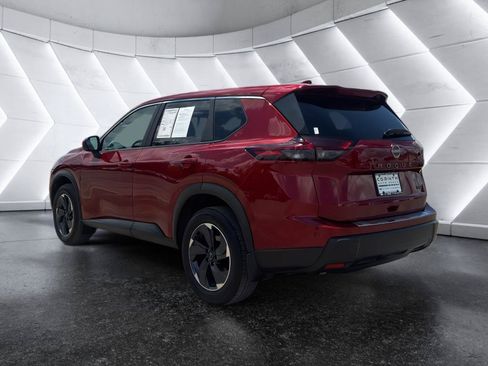 Used 2024 Nissan Rogue SV FWD image 5