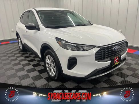 Used 2025 Ford Escape Active FWD image 1