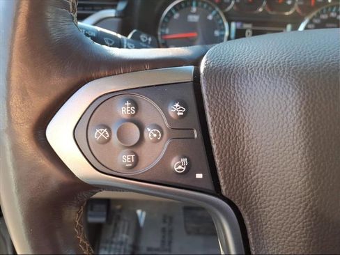 Used 2019 Chevrolet Suburban LT image 27