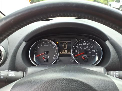 Used 2012 Nissan Rogue SL AWD/4WD image 18