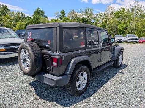 Used 2019 Jeep Wrangler Unlimited Sport S AWD/4WD image 5