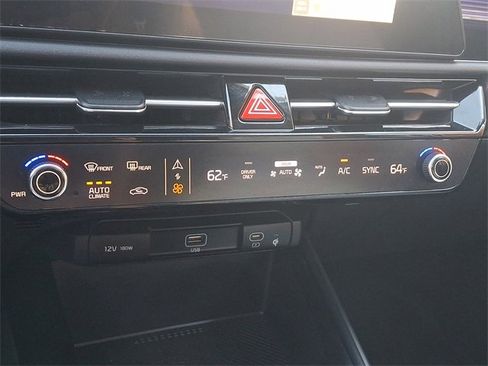 Certified 2023 Kia Niro EX Touring image 16