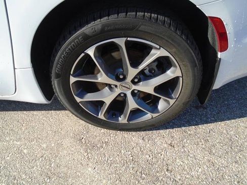 Used 2022 Chrysler Pacifica Touring-L w/ Uconnect Theater Family Group image 23