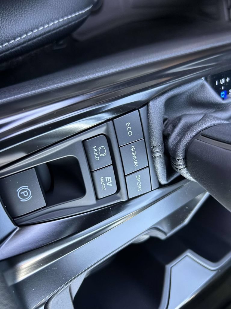 New 2026 Toyota Camry Hybrid FWD image 21