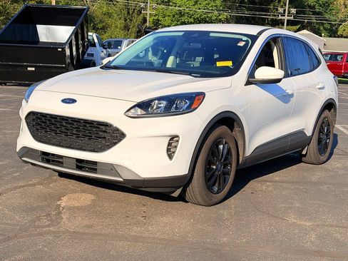 Used 2021 Ford Escape SE FWD image 3