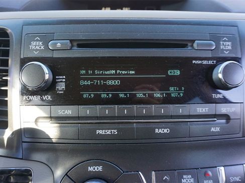 Used 2014 Toyota Sienna XLE image 9