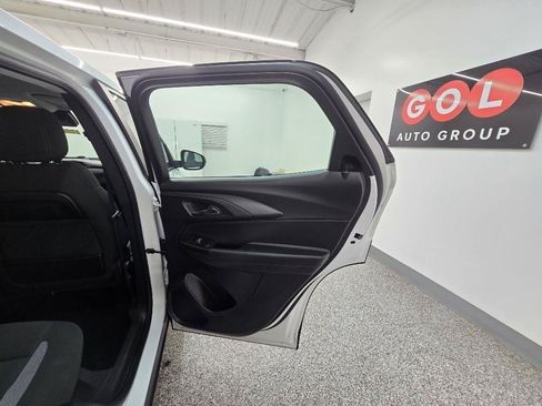 Used 2023 Chevrolet TrailBlazer LS FWD image 25