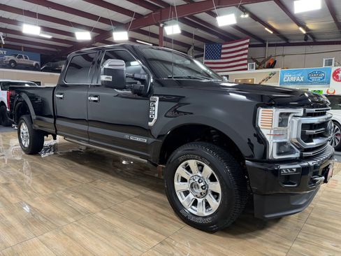 Used 2022 Ford F350 Platinum AWD/4WD image 3